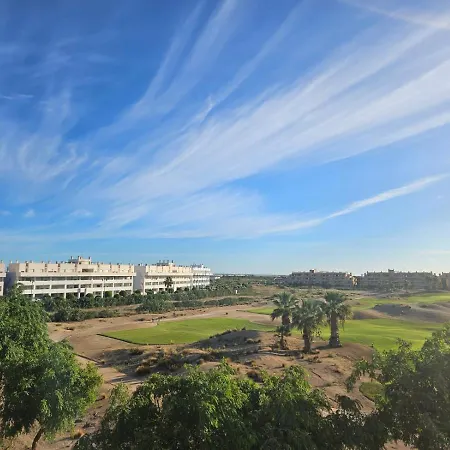 Torre Golf Modern Apartment With Wifi Exterior photo