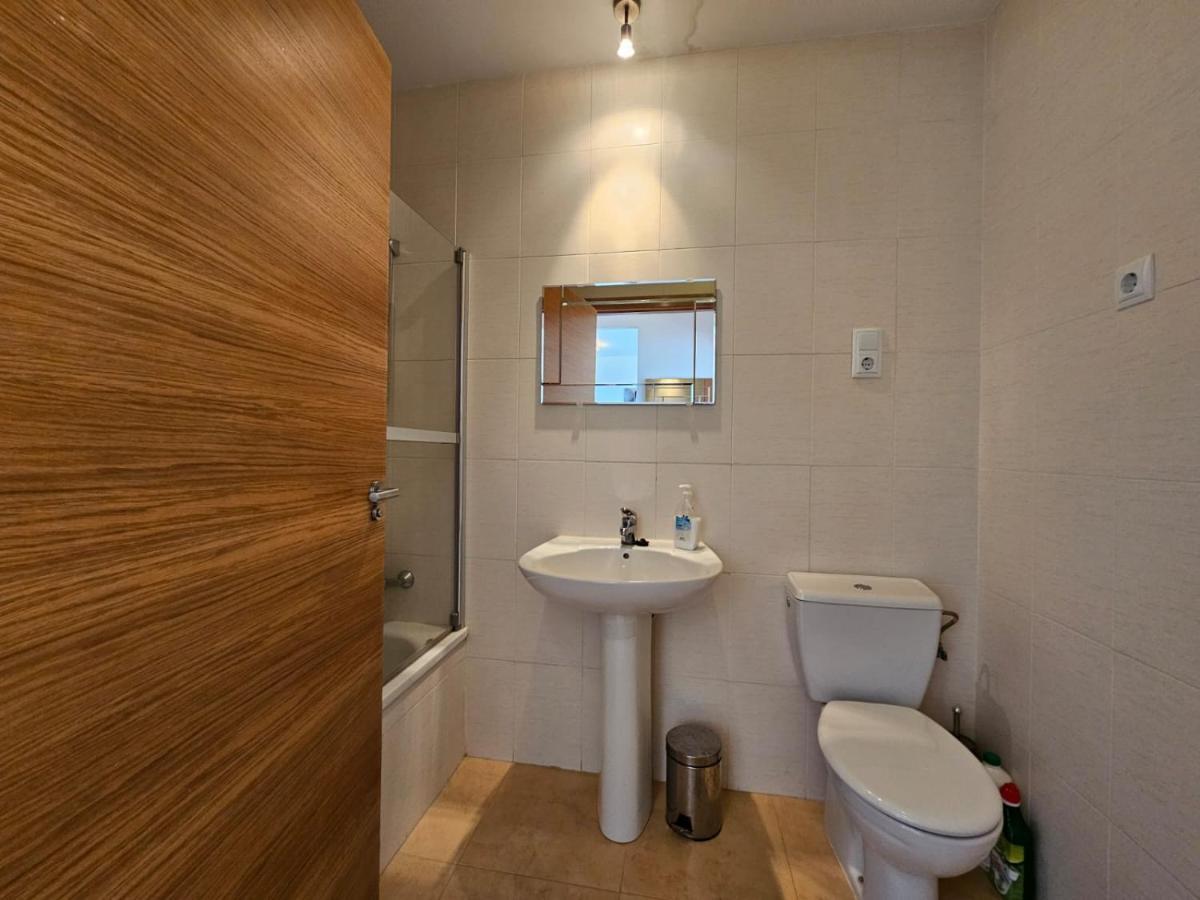 Golf Modern With Wifi Apartment